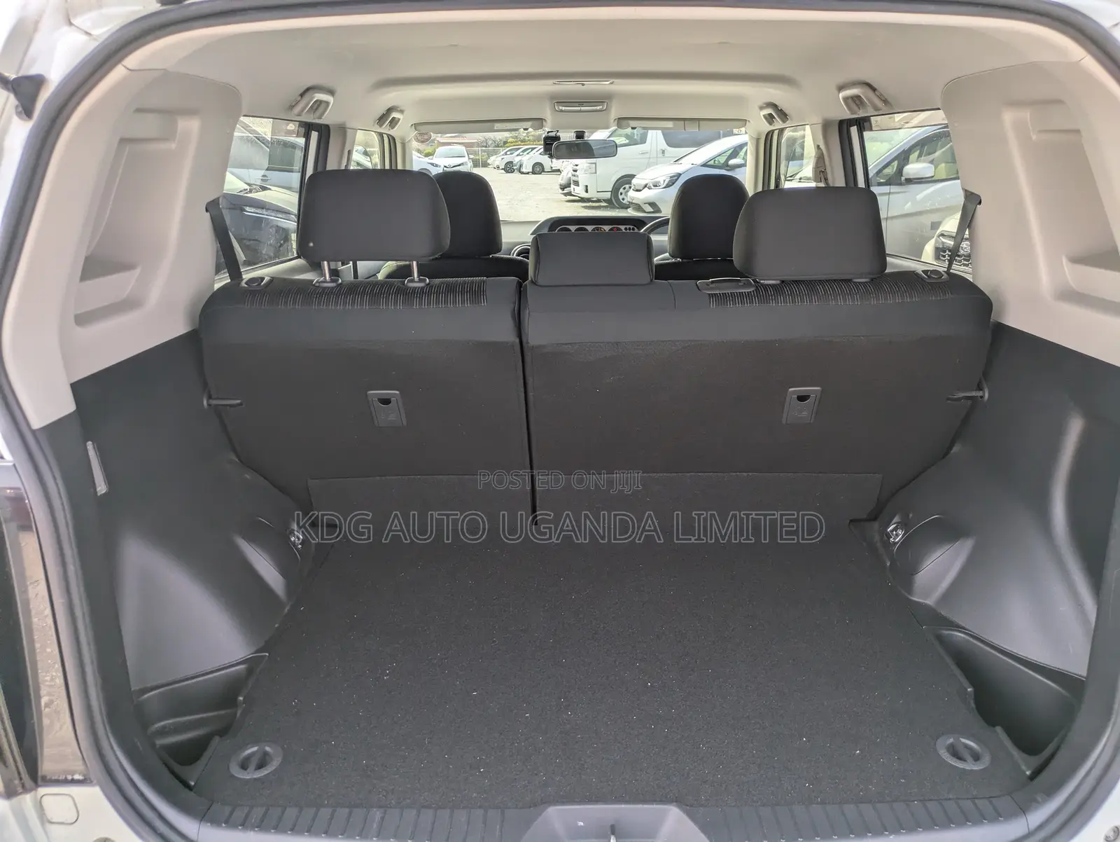 Toyota Corolla Rumion Hatchback 1.5 FWD 2013 Pearl