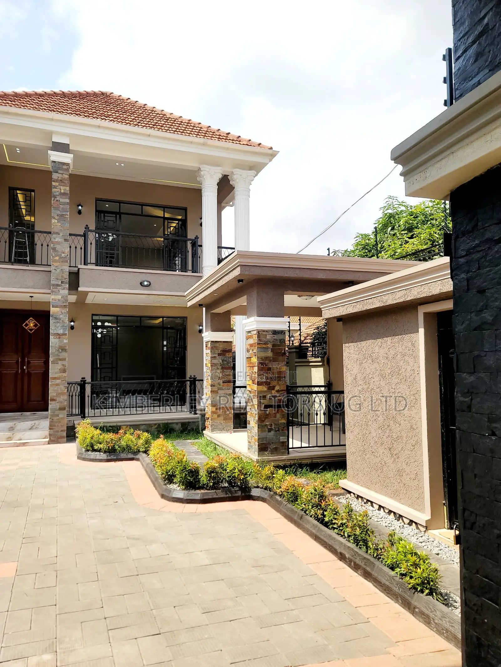 8bdrm Mansion in Division A for sale