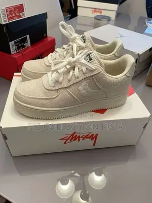 Nike Air Force 1 Low X Stüssy "Fossil Stone".