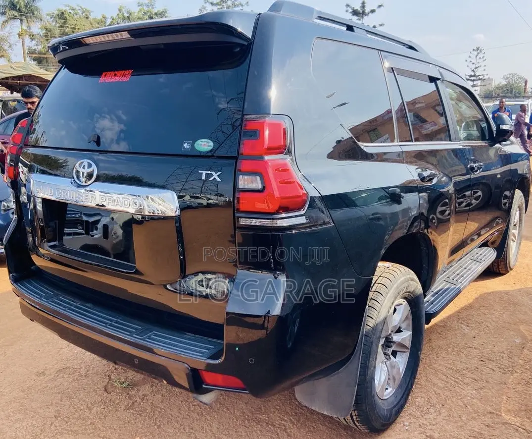 Toyota Land Cruiser Prado 2017 Black