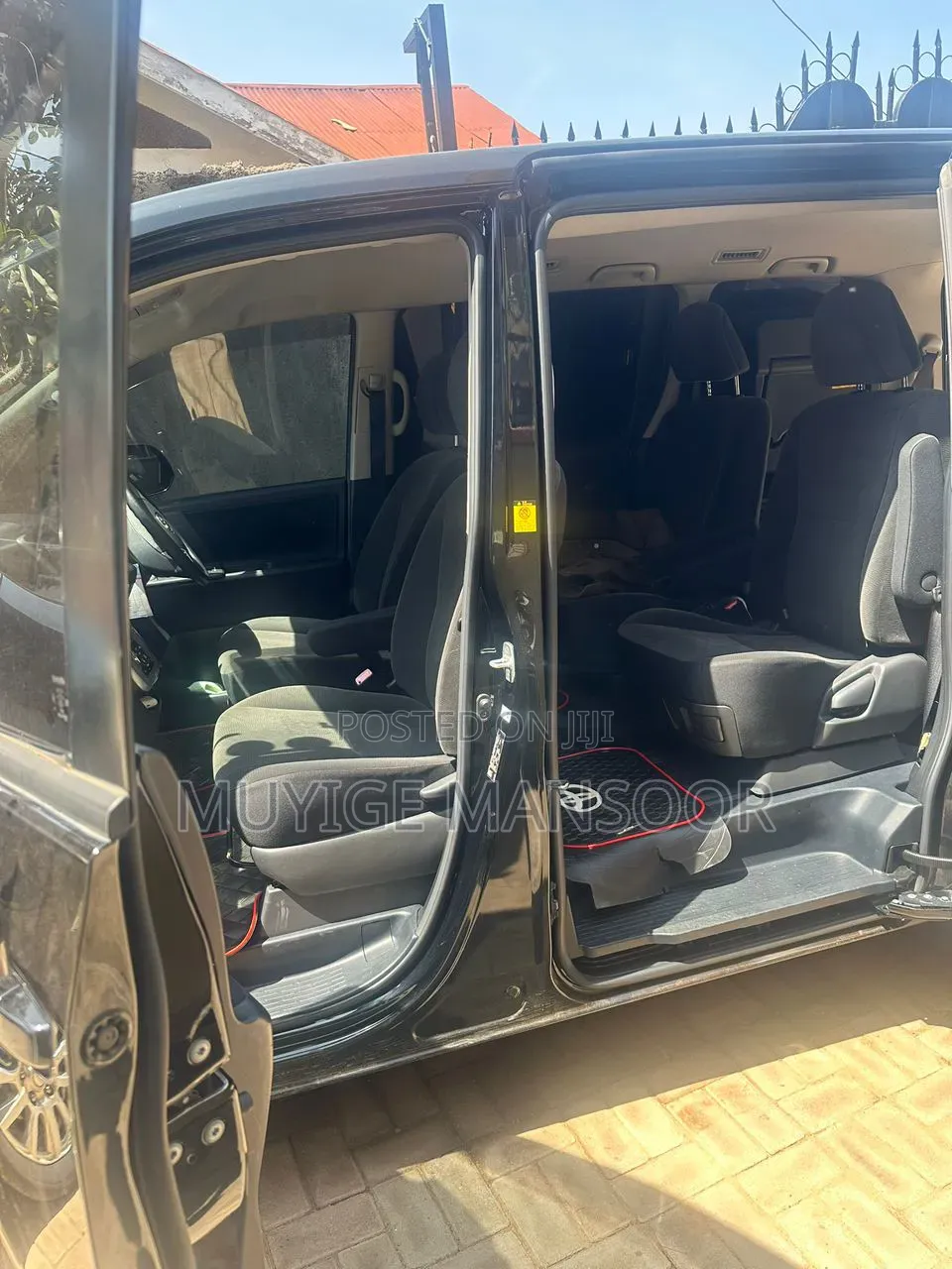 Toyota Noah 2011 Black