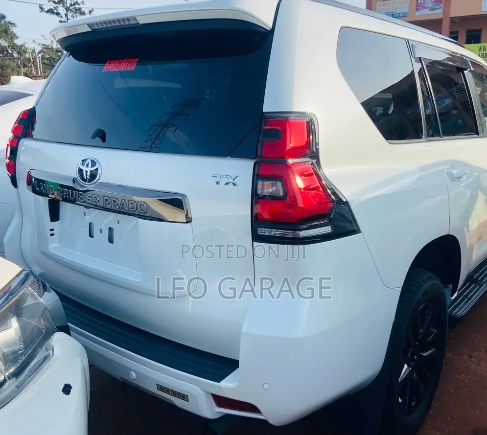 Toyota Land Cruiser Prado 2022 White