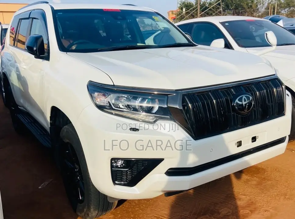 Toyota Land Cruiser Prado 2022 White