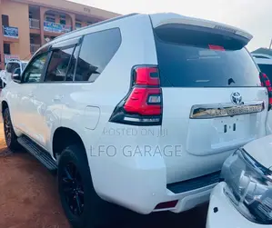 Toyota Land Cruiser Prado 2022 White