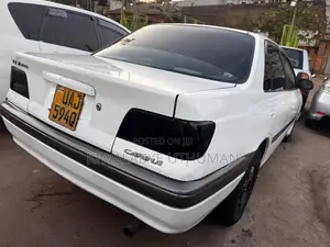 Toyota Carina 2000 White