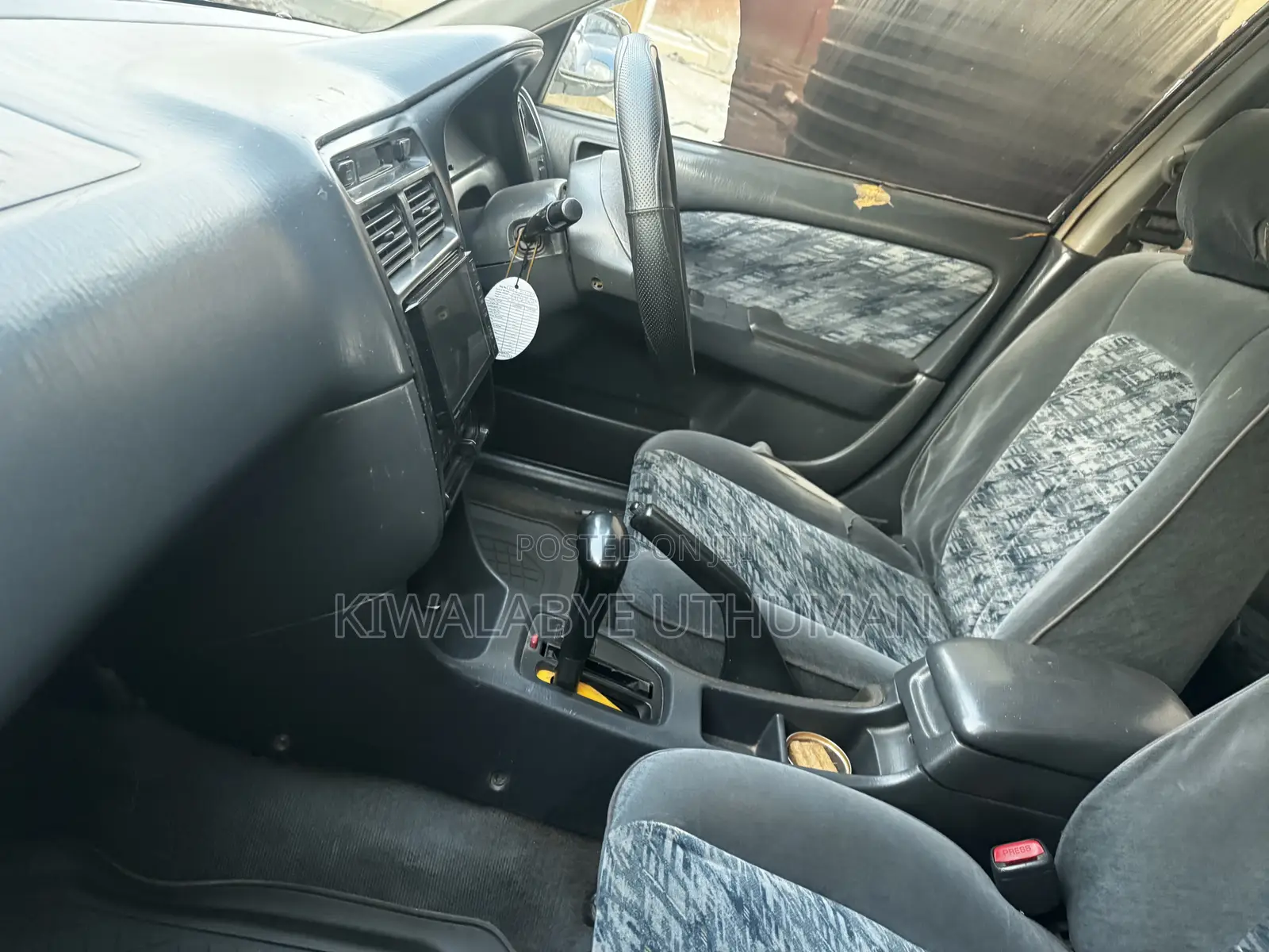 Toyota Carina 2000 White