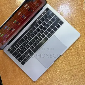 Laptop Apple MacBook Pro 2017 8GB Intel Core i5 SSD 512GB