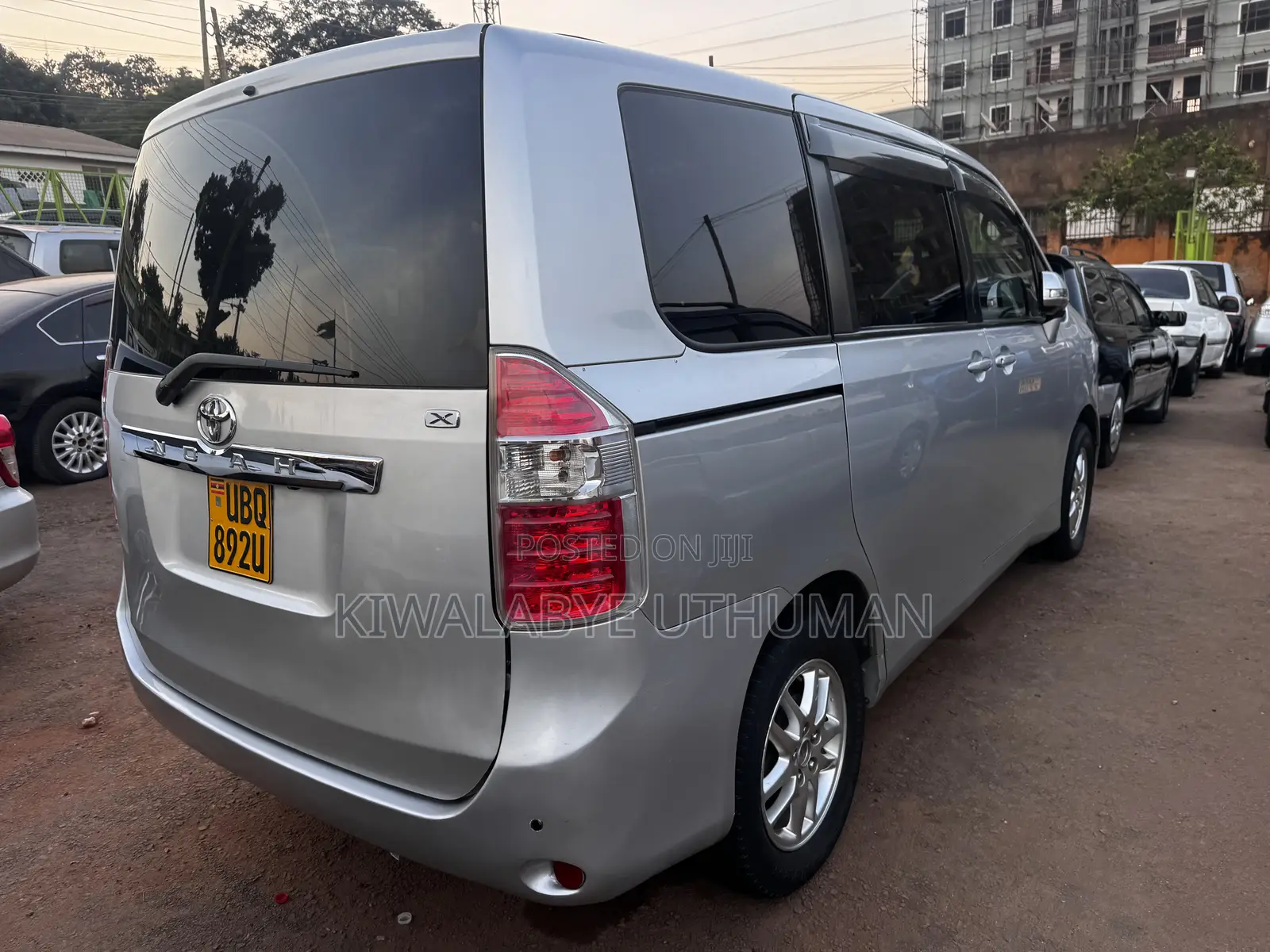 Toyota Noah 2009 Silver