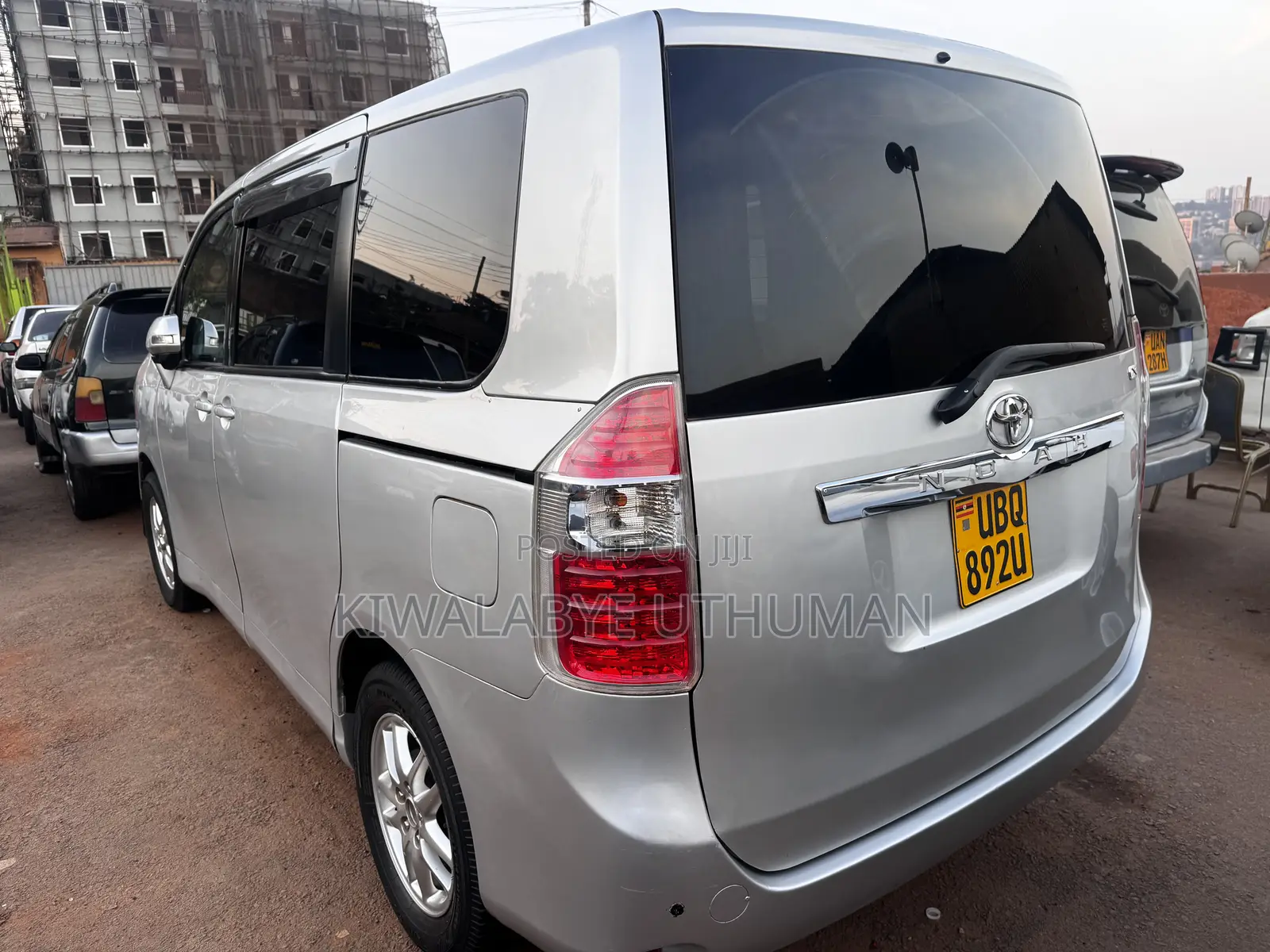 Toyota Noah 2009 Silver