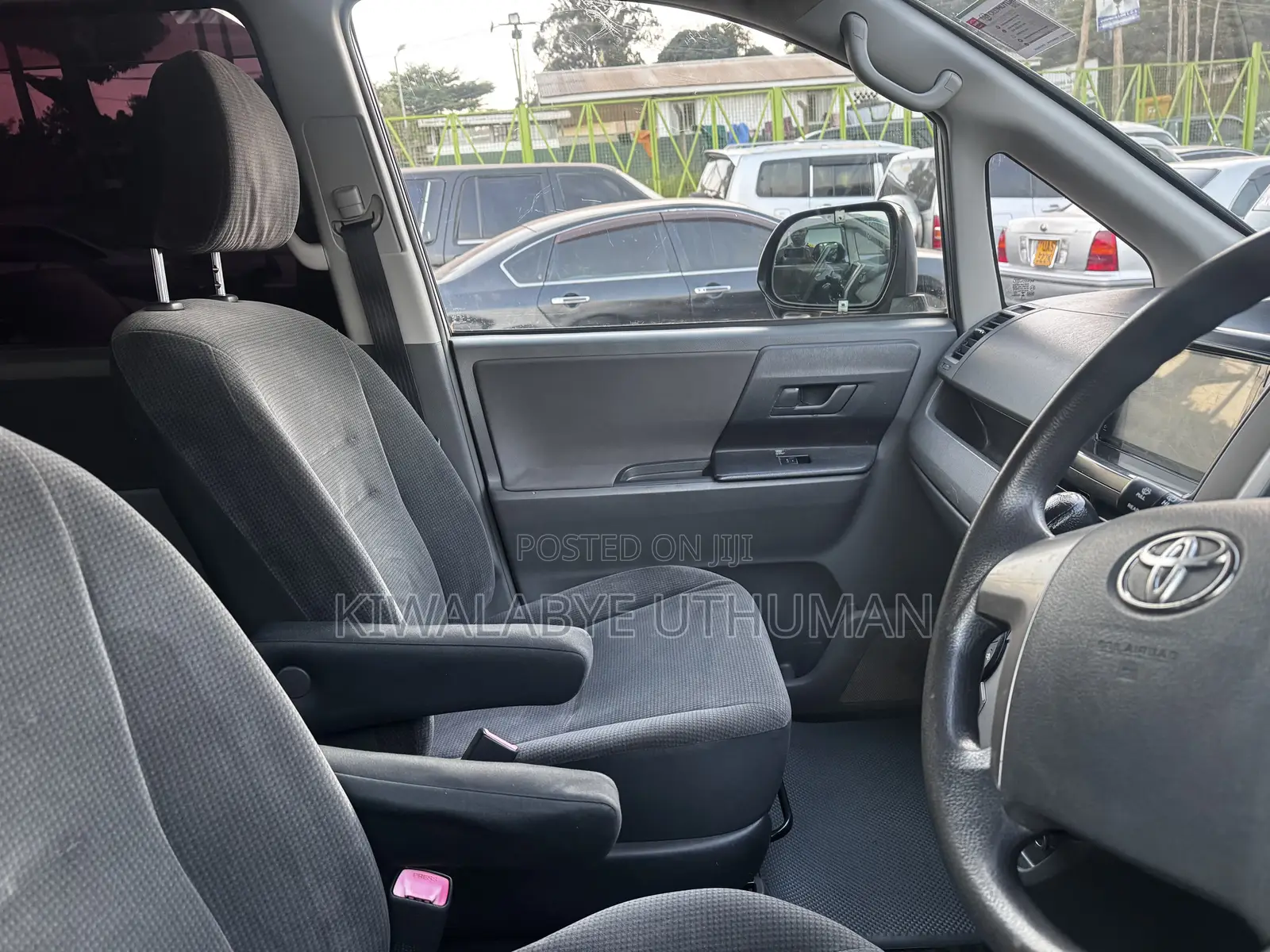 Toyota Noah 2009 Silver