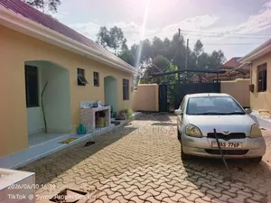 1bdrm Bungalow in Buwate, Nakawa for rent
