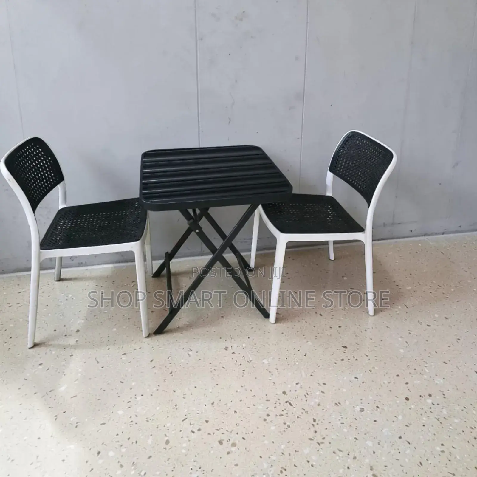 Centre Stand Foldable Glass Table and Chairs