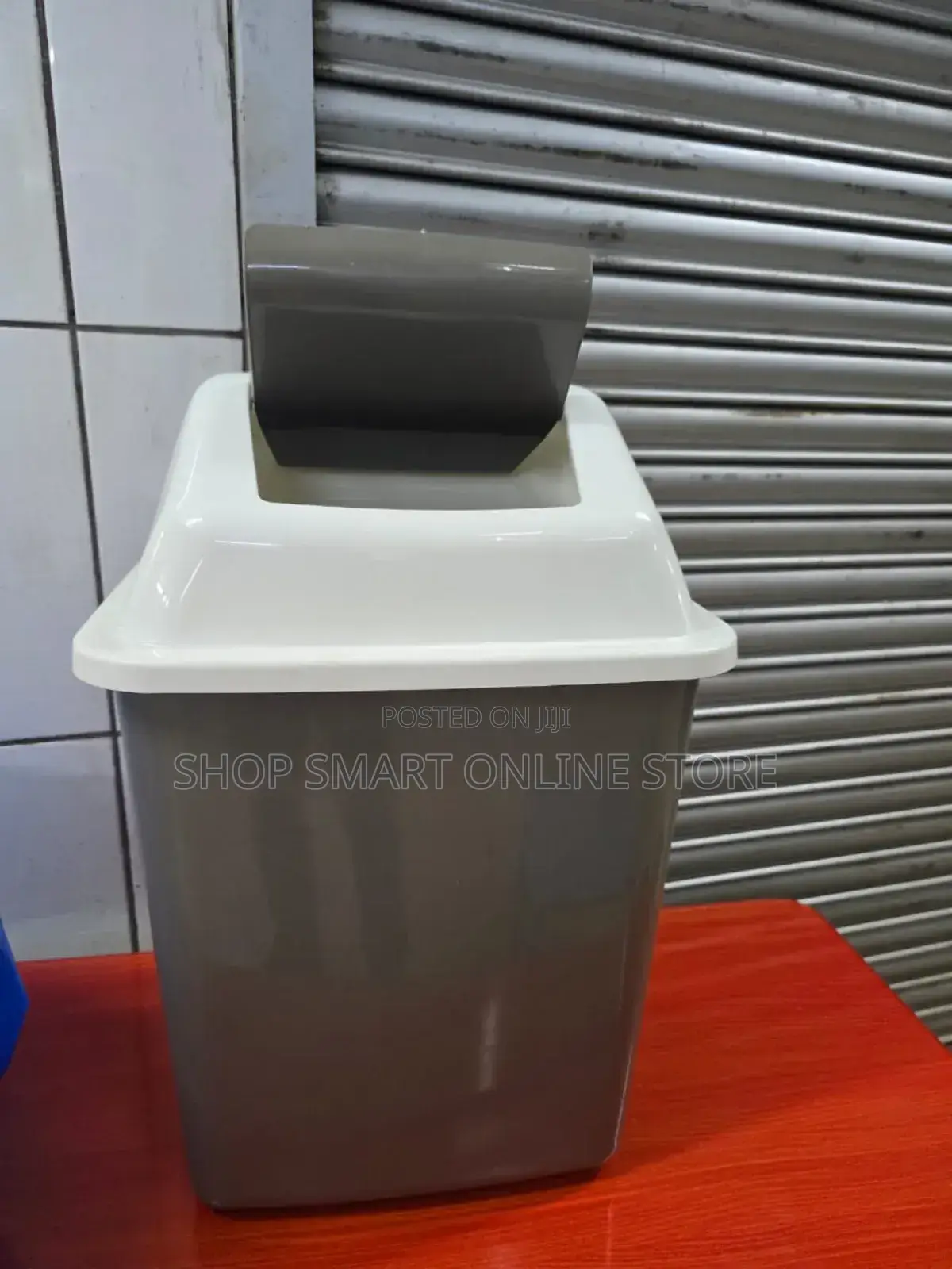 Plastic Dust Bins for Office Homes Hotel Lodges