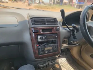 Toyota Ipsum 2000 Pearl