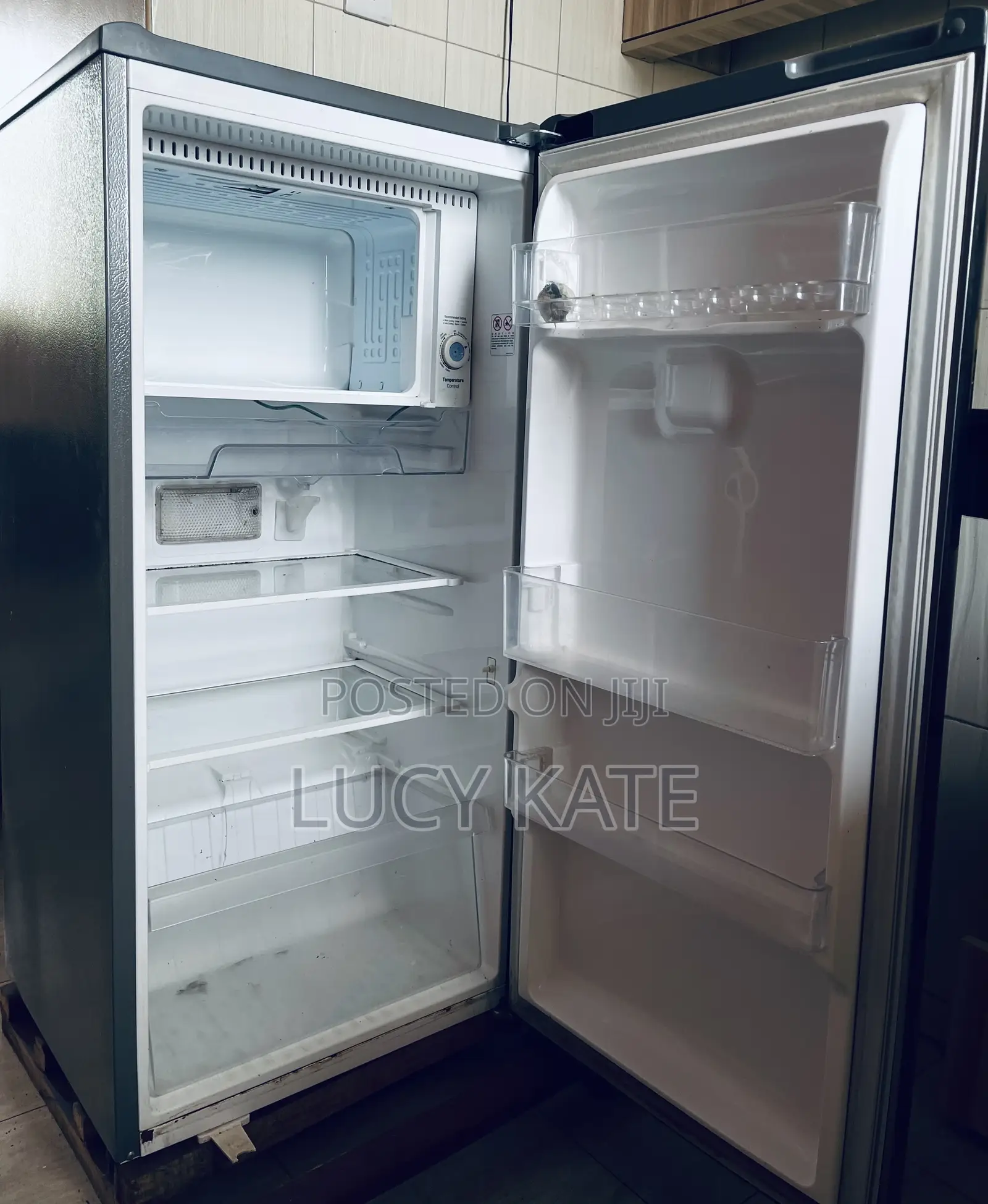 Lg Smart Inverter Refrigerator 170l – Excellent Condition