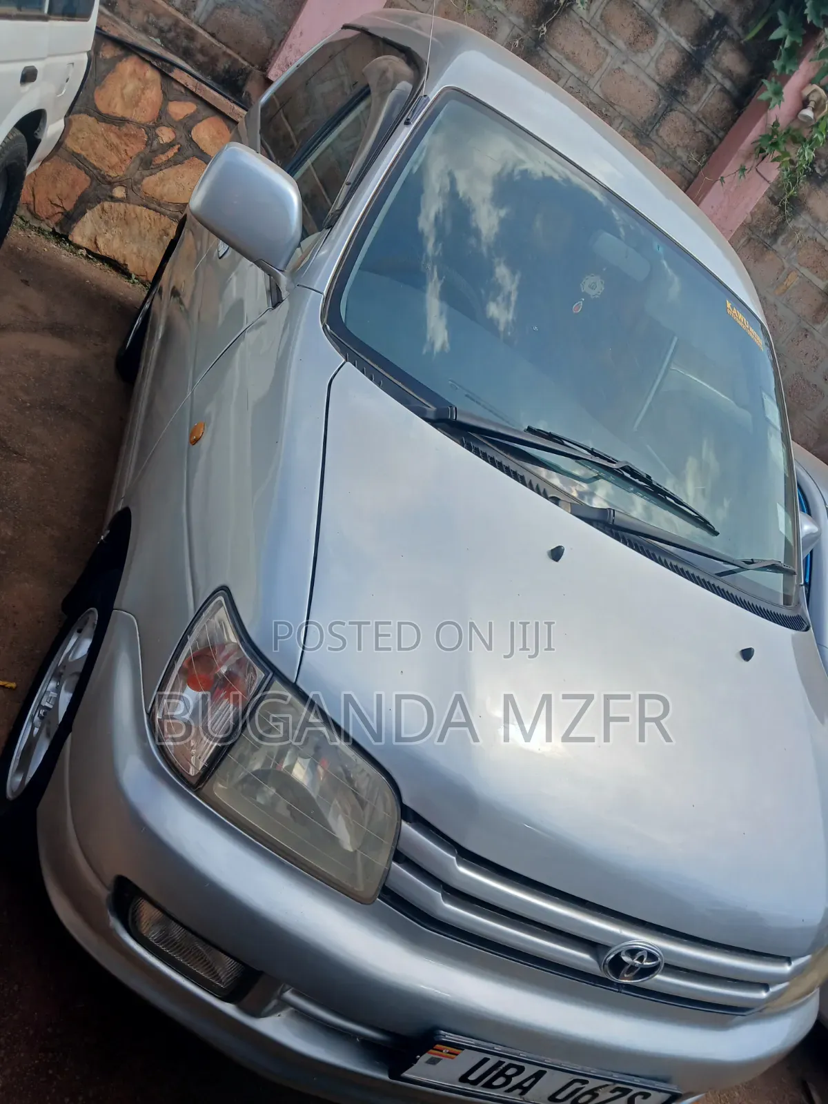 Toyota Noah 2001 Silver