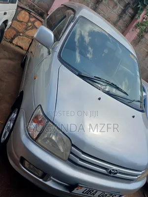 Toyota Noah 2001 Silver