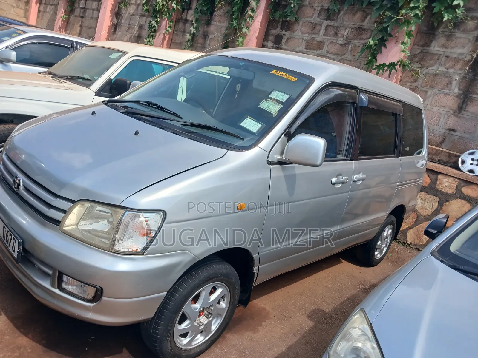 Toyota Noah 2001 Silver