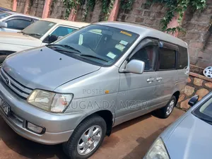 Toyota Noah 2001 Silver