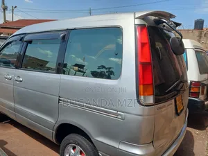 Toyota Noah 2001 Silver