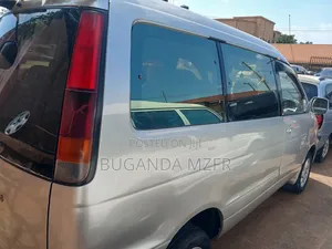 Toyota Noah 2001 Silver