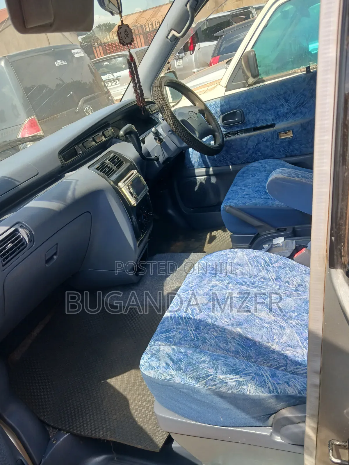Toyota Noah 2001 Silver