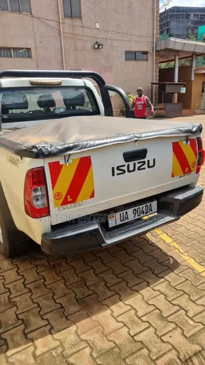 Isuzu D-MAX 2011 White