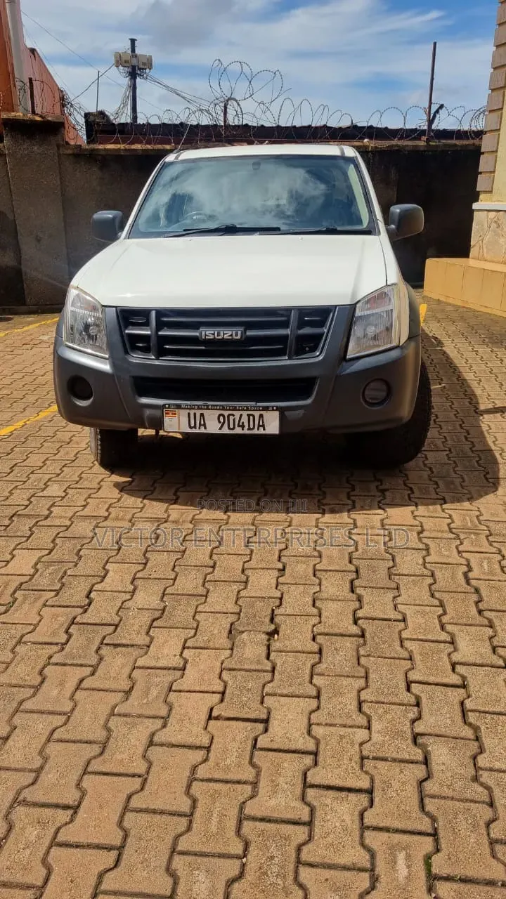 Isuzu D-MAX 2011 White