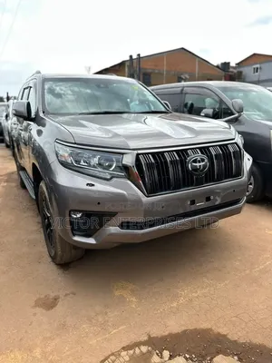Toyota Land Cruiser Prado 2022 Gray