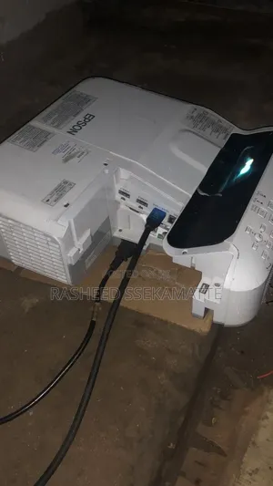 Epson Eb-680