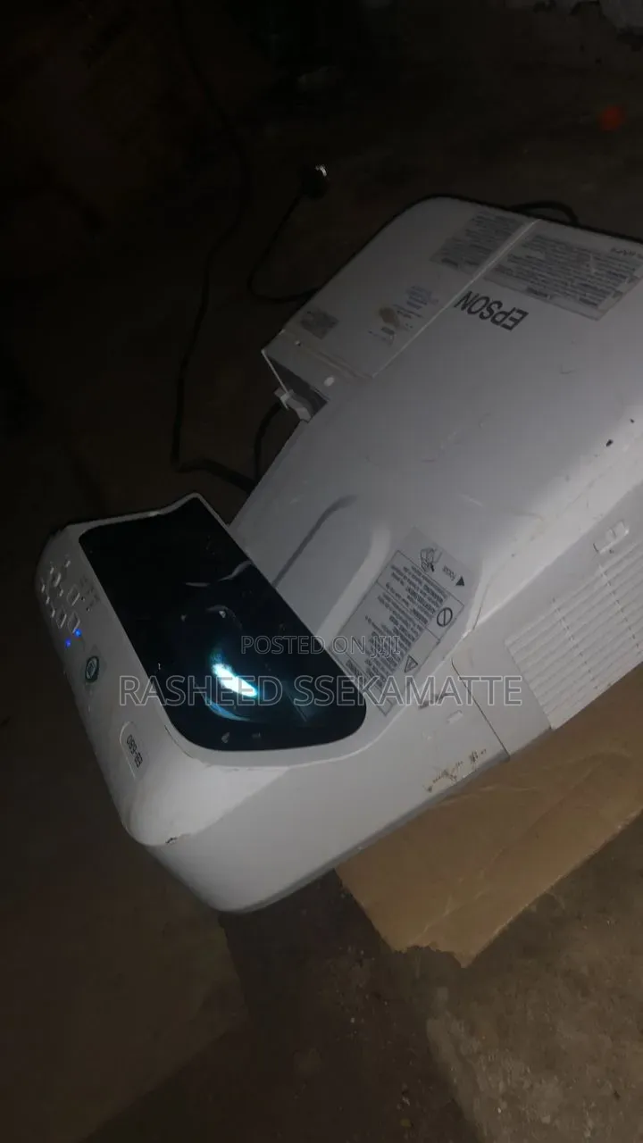 Epson Eb-680