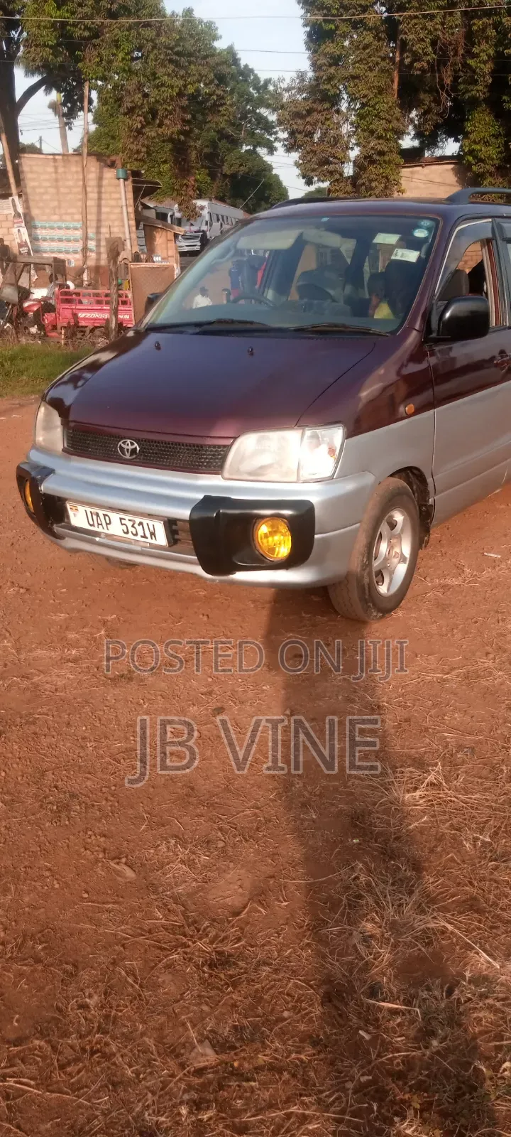 Toyota Noah 2001 Red