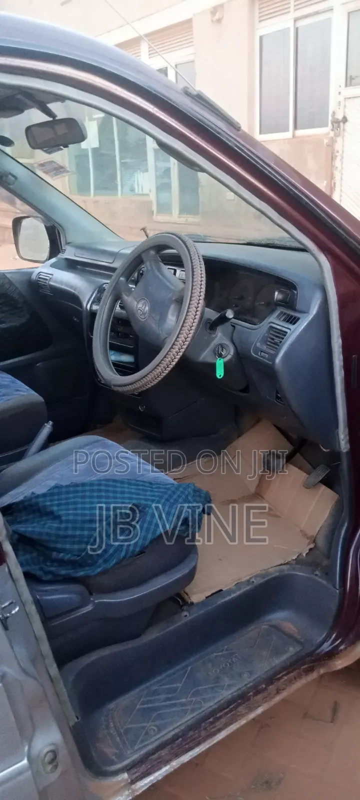 Toyota Noah 2001 Red