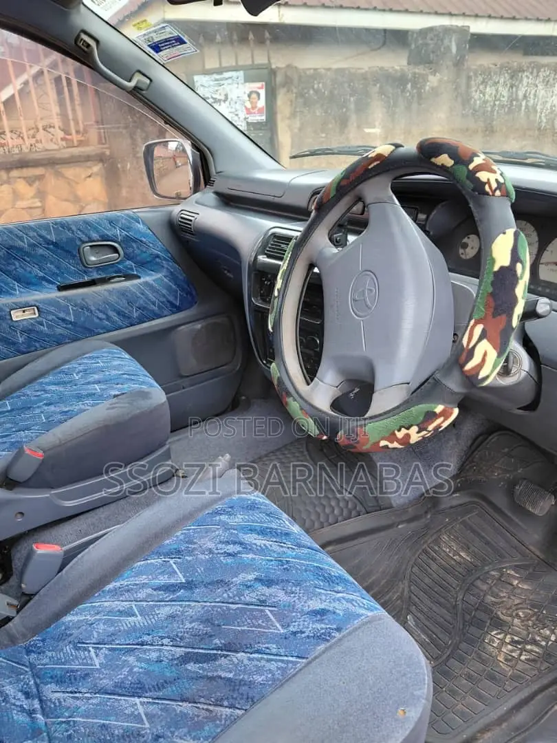 Toyota LiteAce Noah 1997