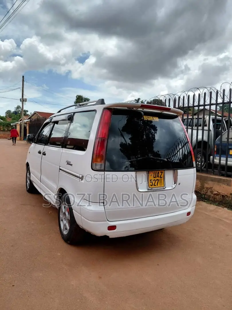 Toyota LiteAce Noah 1997