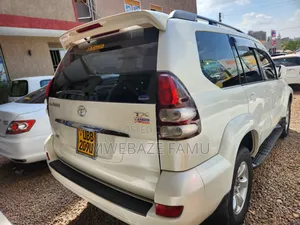 Toyota Land Cruiser Prado 2009 White