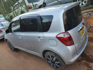 Toyota Ractis 2008 Silver