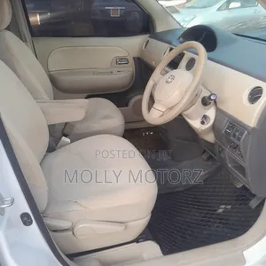 Toyota Sienta 2010 White
