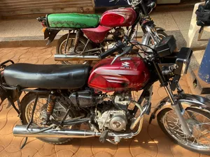 Bajaj Boxer 100 2009 Red