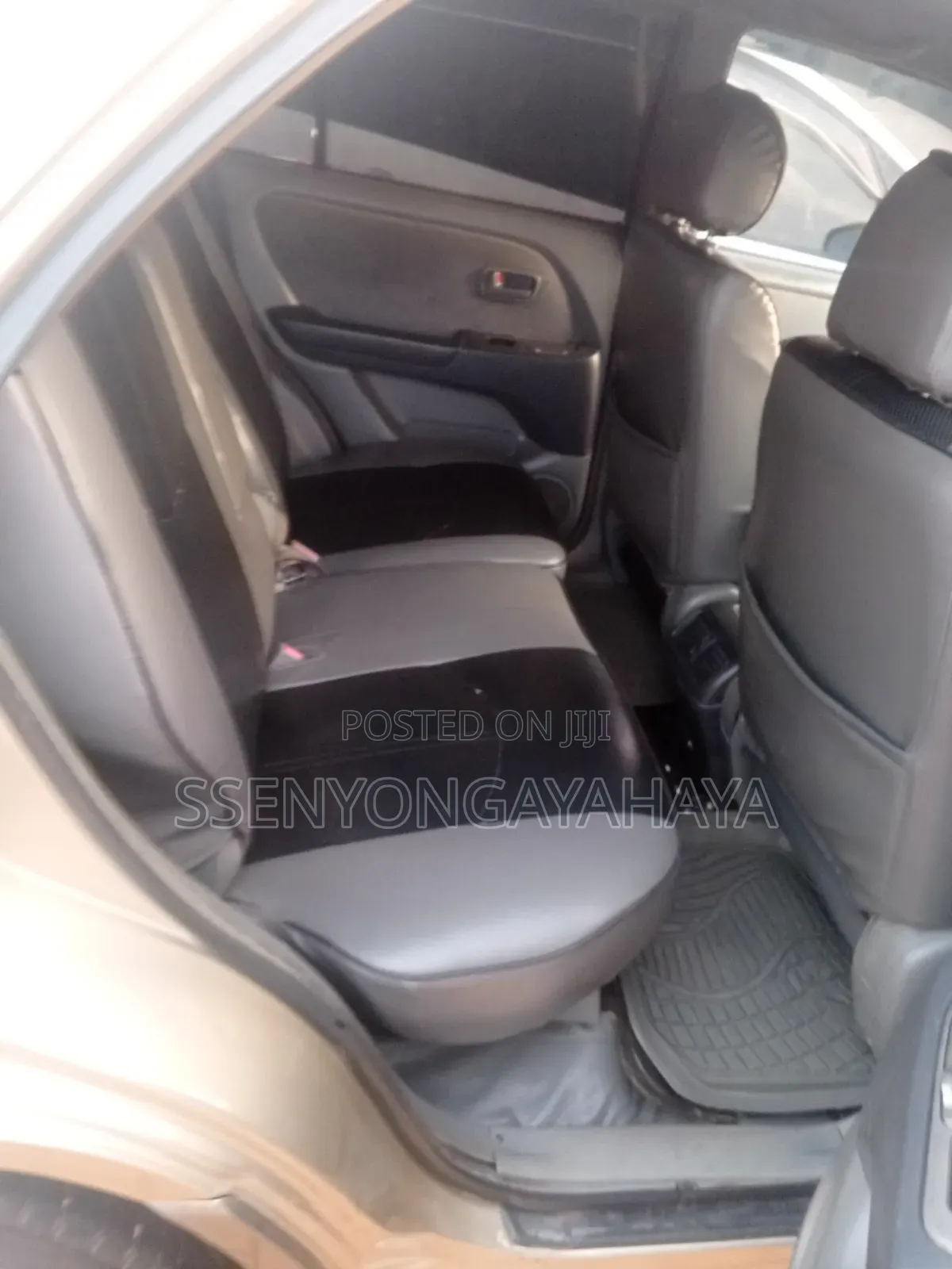 Toyota Harrier 2000 Gold