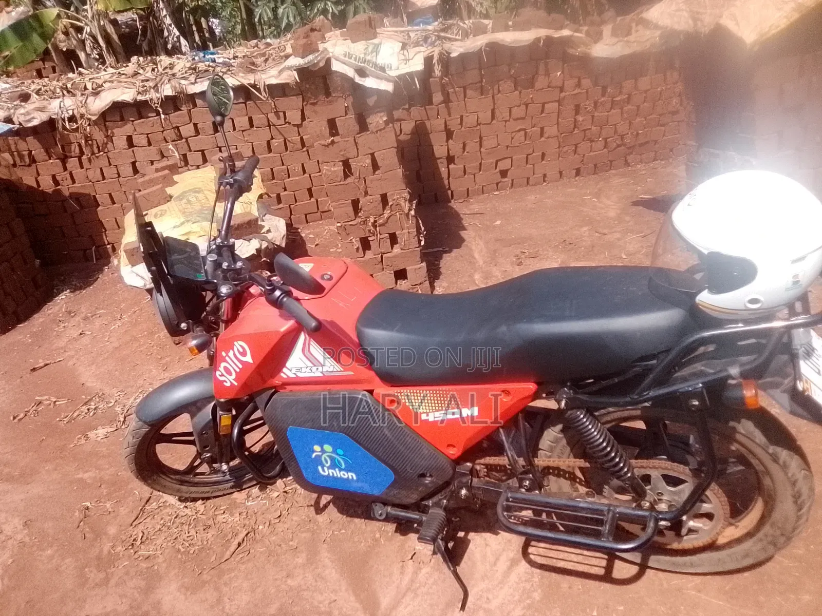 TVS HLX 125 2024 Red