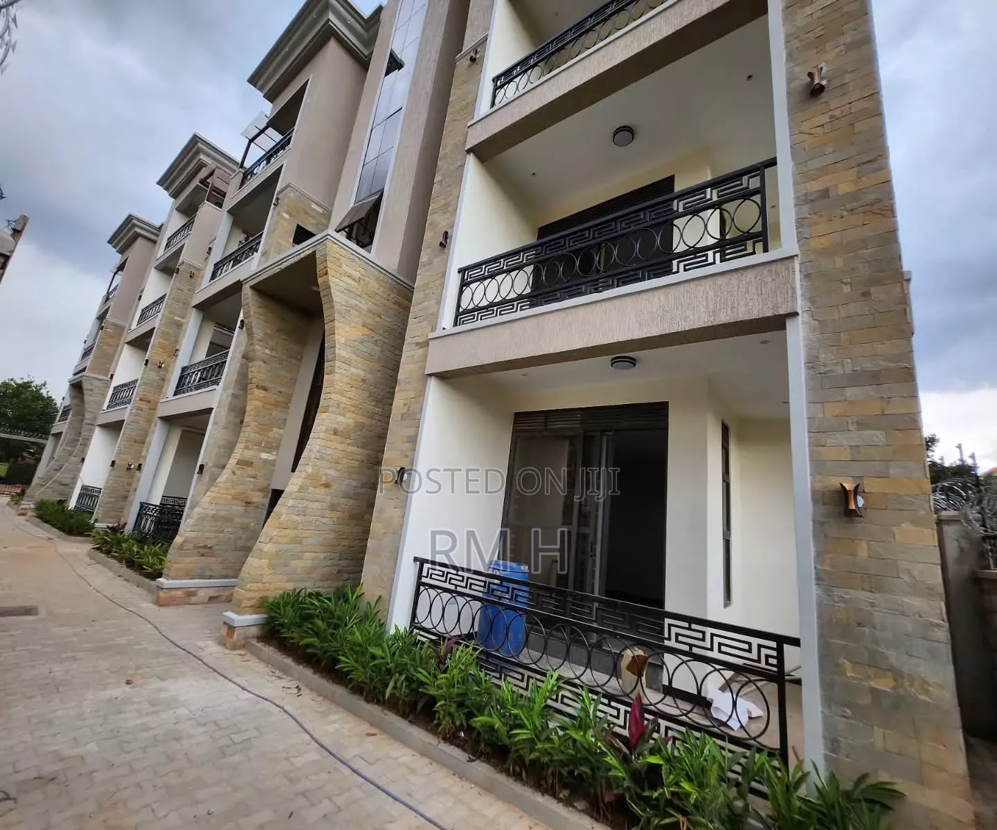 1bdrm Apartment in Muyenga, Central Division for rent