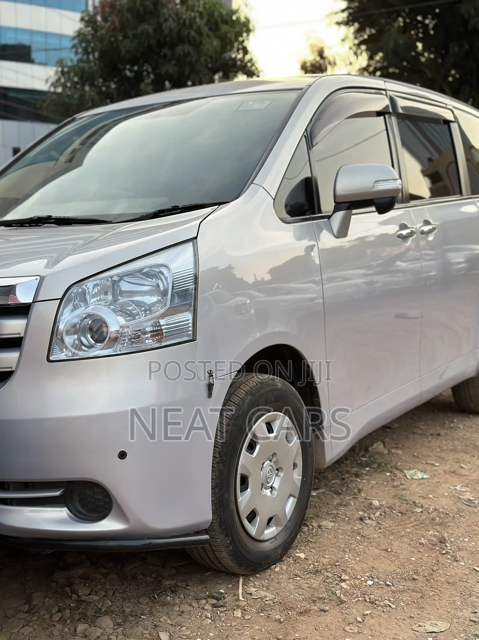 Toyota Noah 2010 Gray