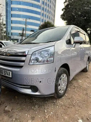 Toyota Noah 2010 Gray