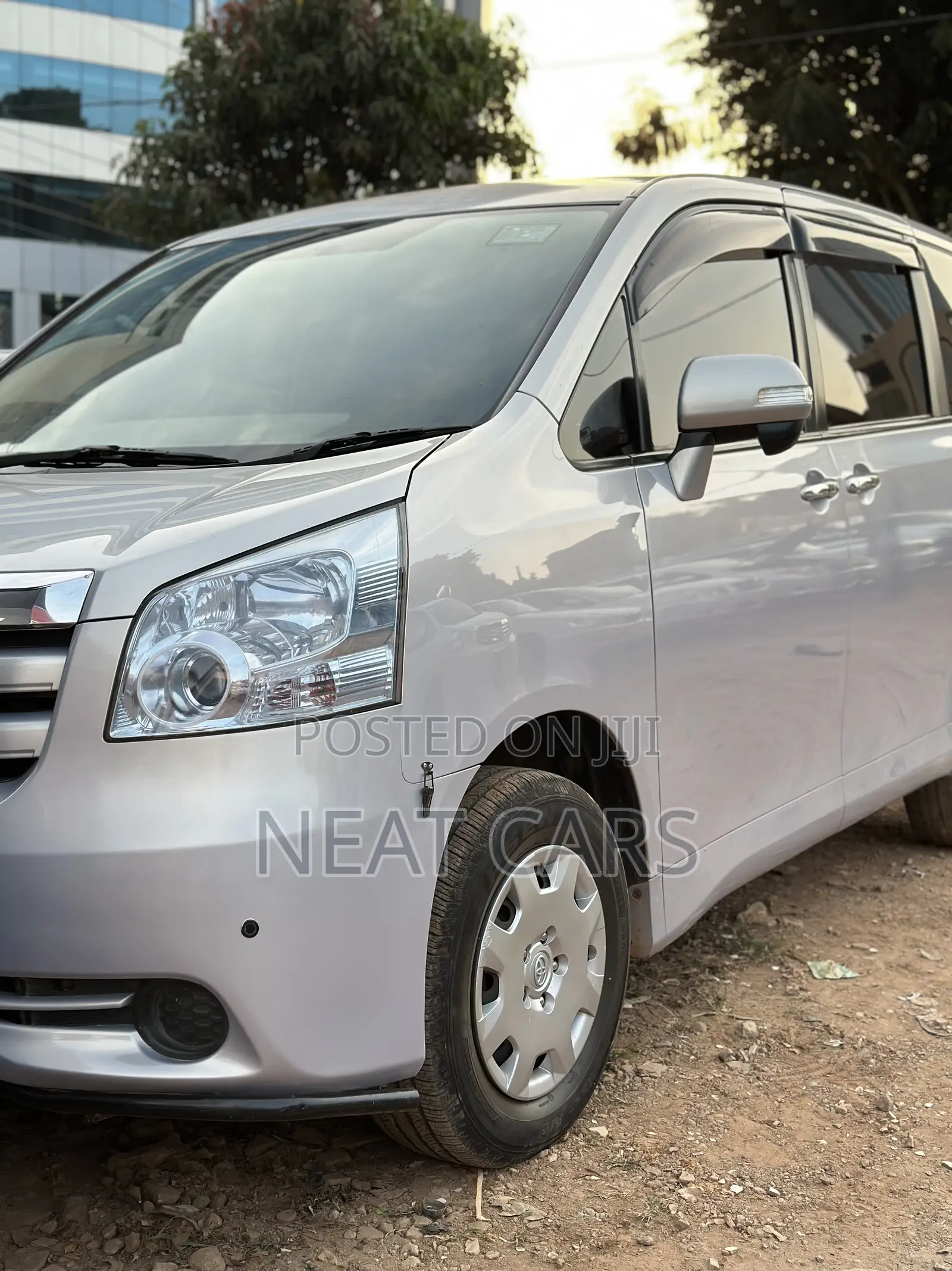 Toyota Noah 2010 Gray