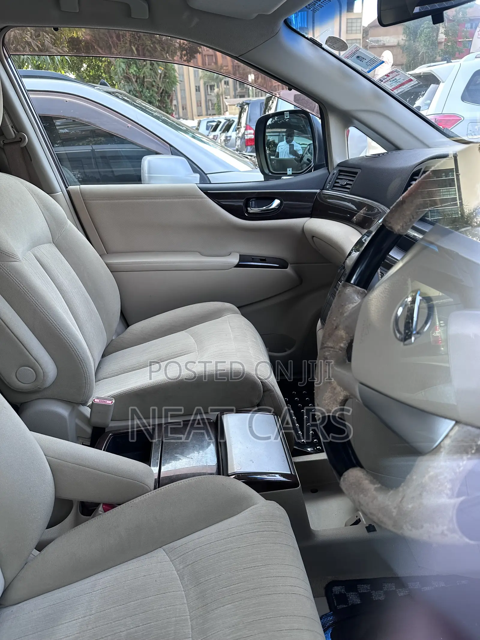 Nissan Elgrand 2011 Silver