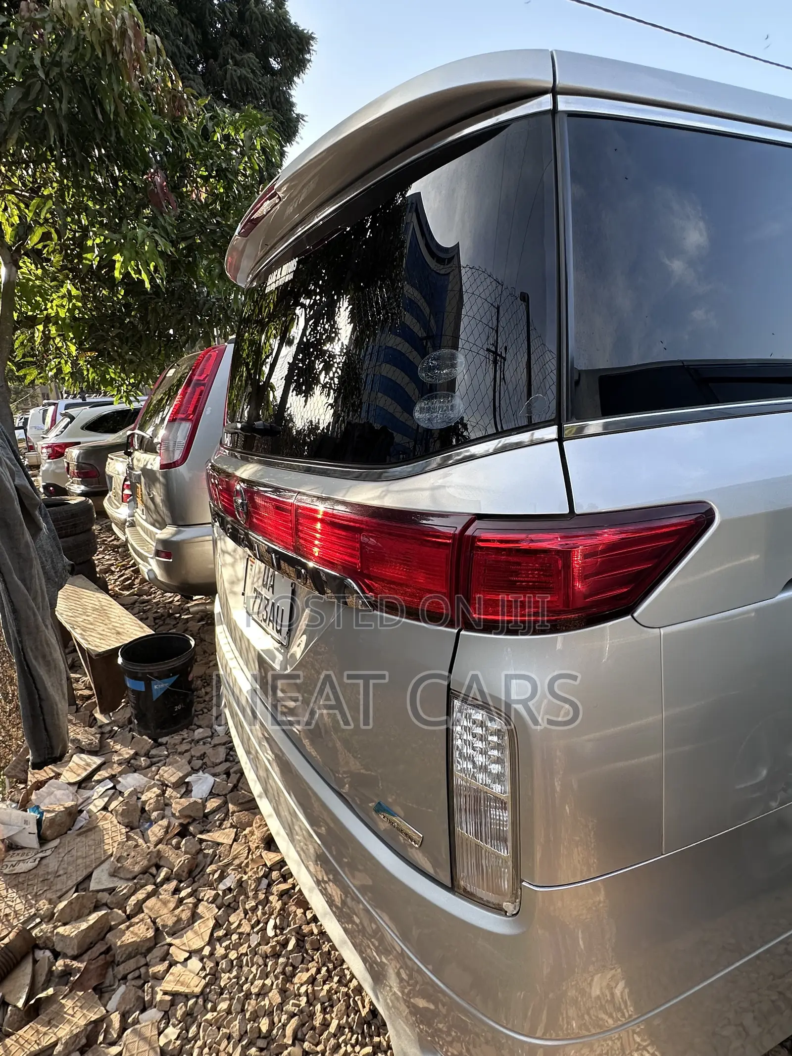 Nissan Elgrand 2011 Silver