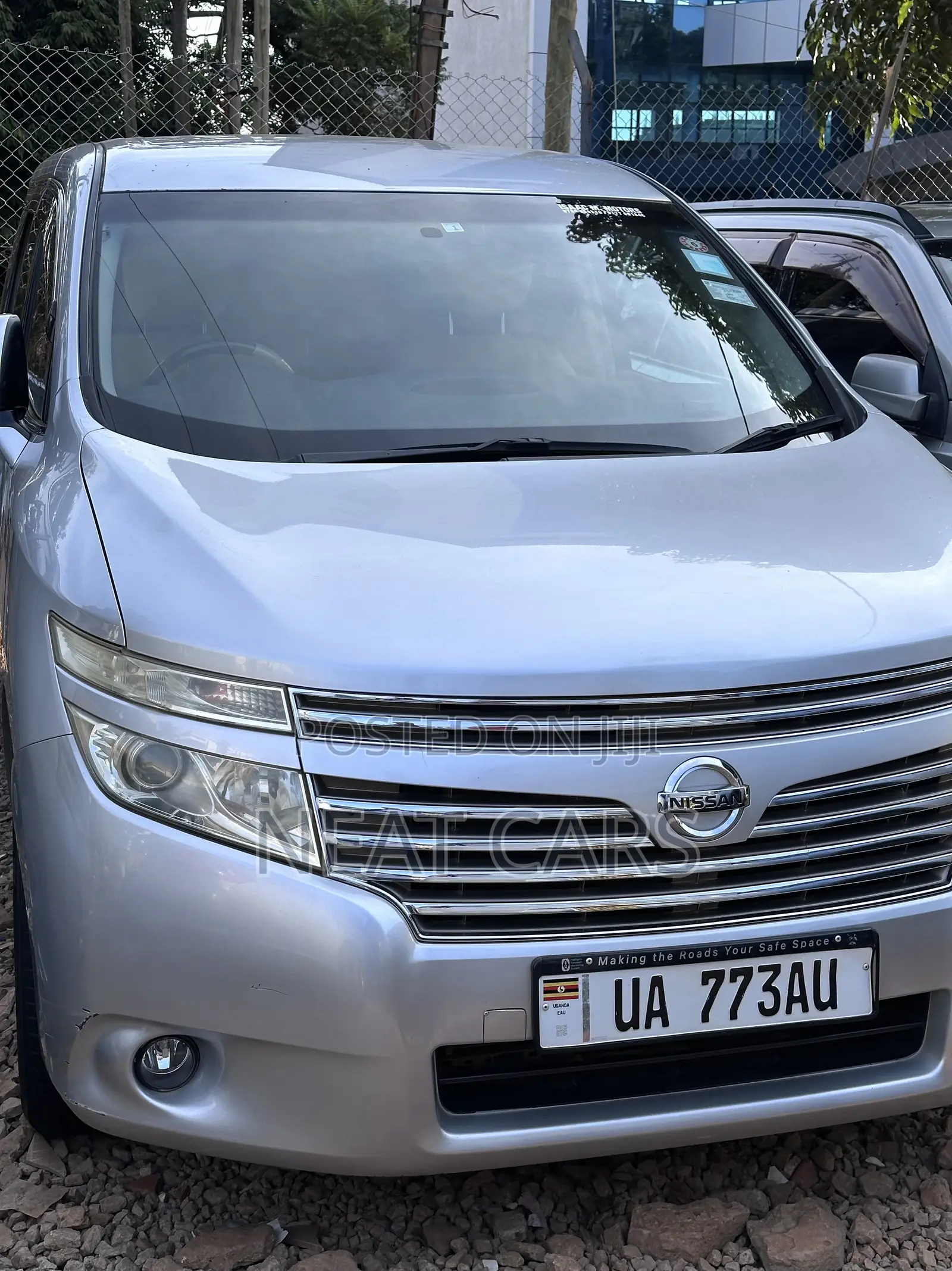 Nissan Elgrand 2011 Silver