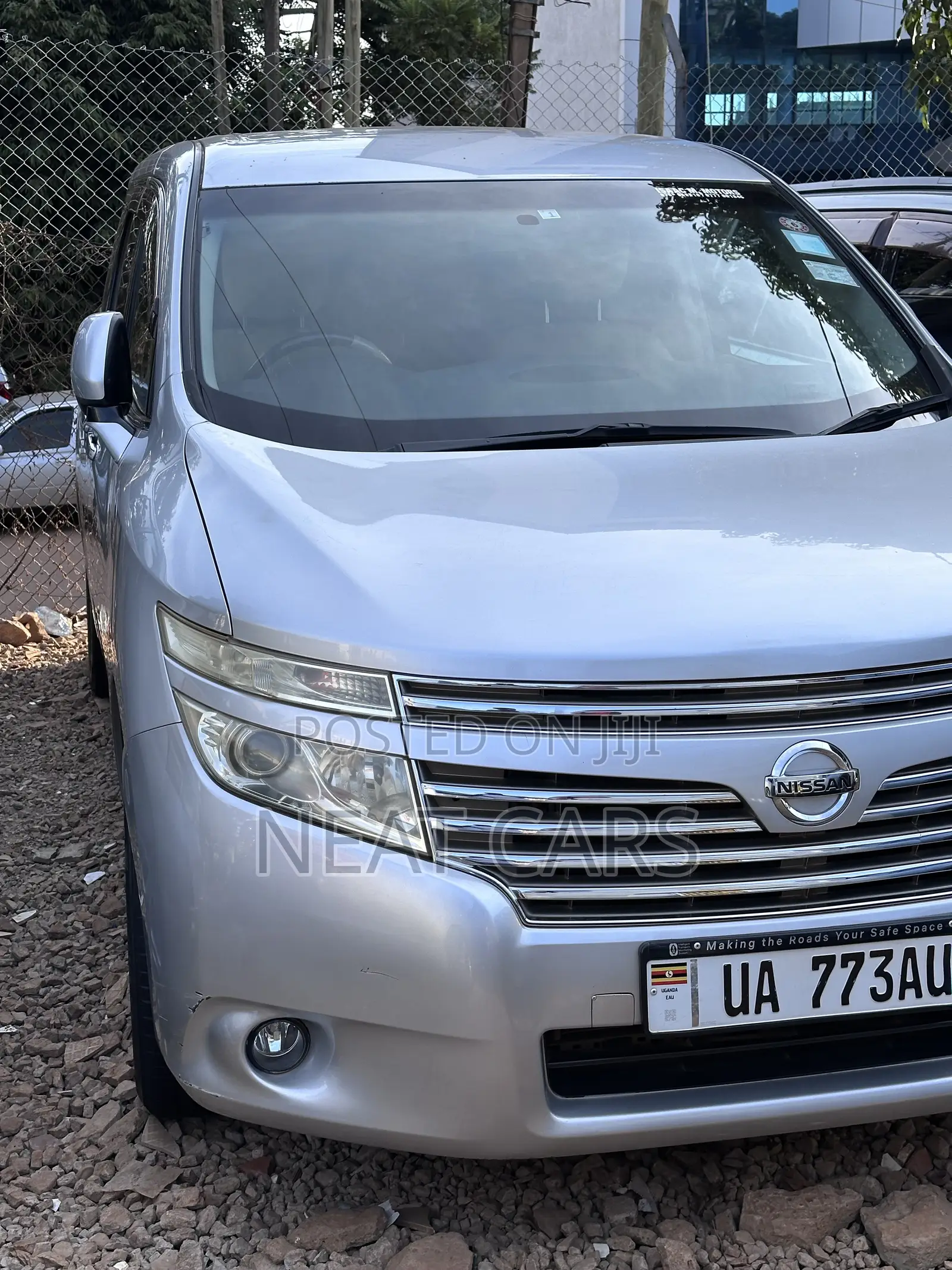 Nissan Elgrand 2011 Silver