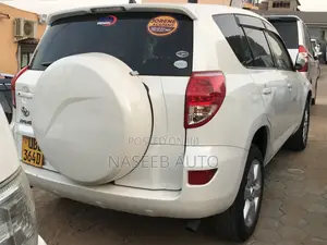 Toyota RAV4 2009 White